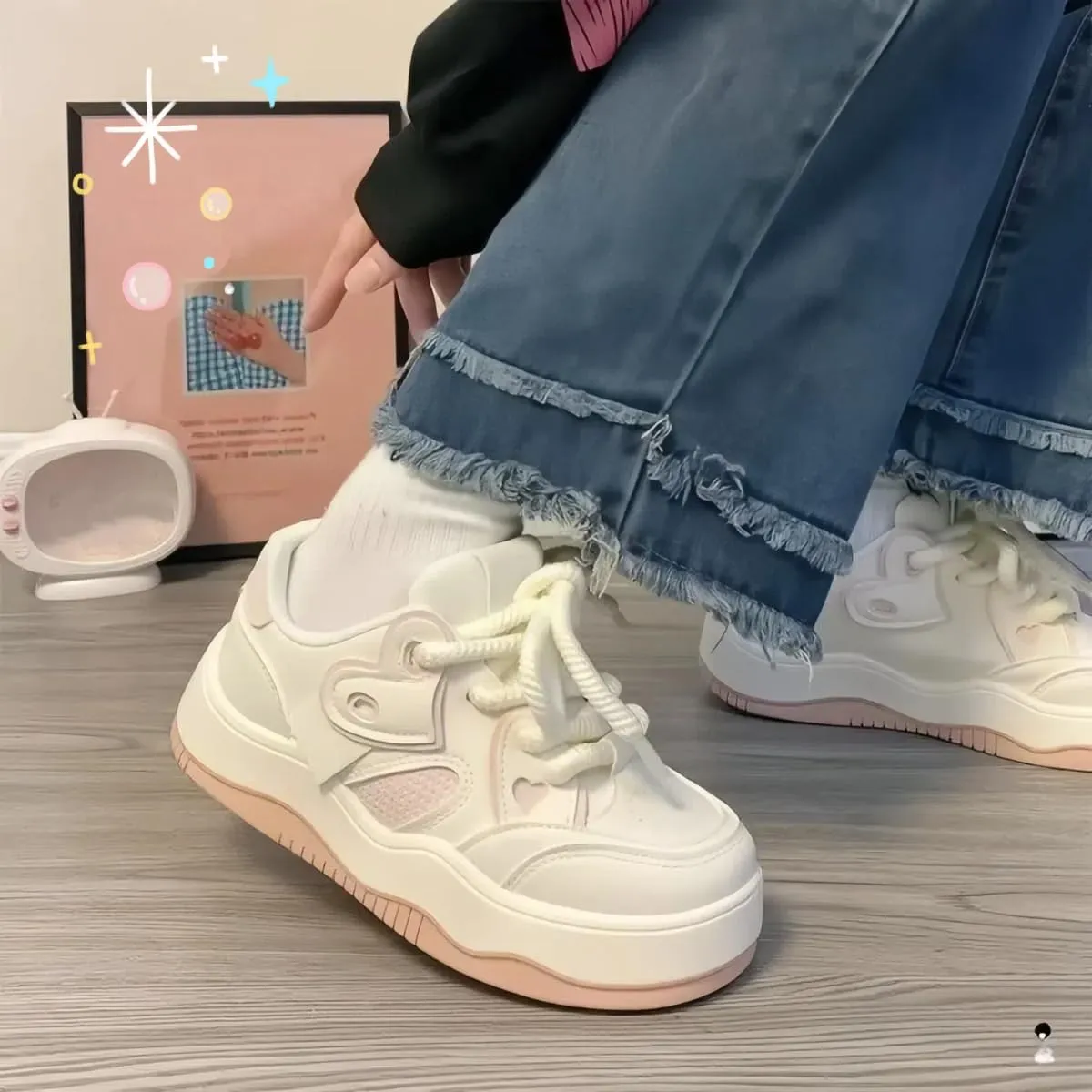 Heart Patch Sneakers for Women Girls, Preppy Chic Sweet Cool Style Cute Y2K Platform White Shoes Height Boost Leather Splicing